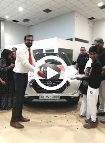 Pinnacle Nissan Magnite white happy customer thrissur
