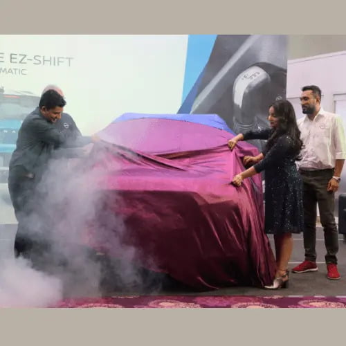 nissan magnite ezshift amt official unveiling by malavika menon at pinnacle nissan thrissur