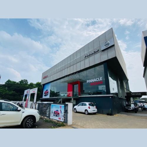 pinnacle nissan car showroom thrissur
